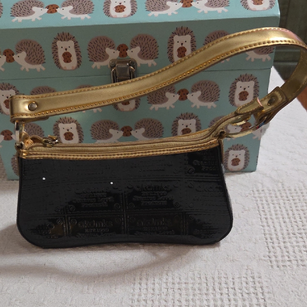 AKDMKS PURSE